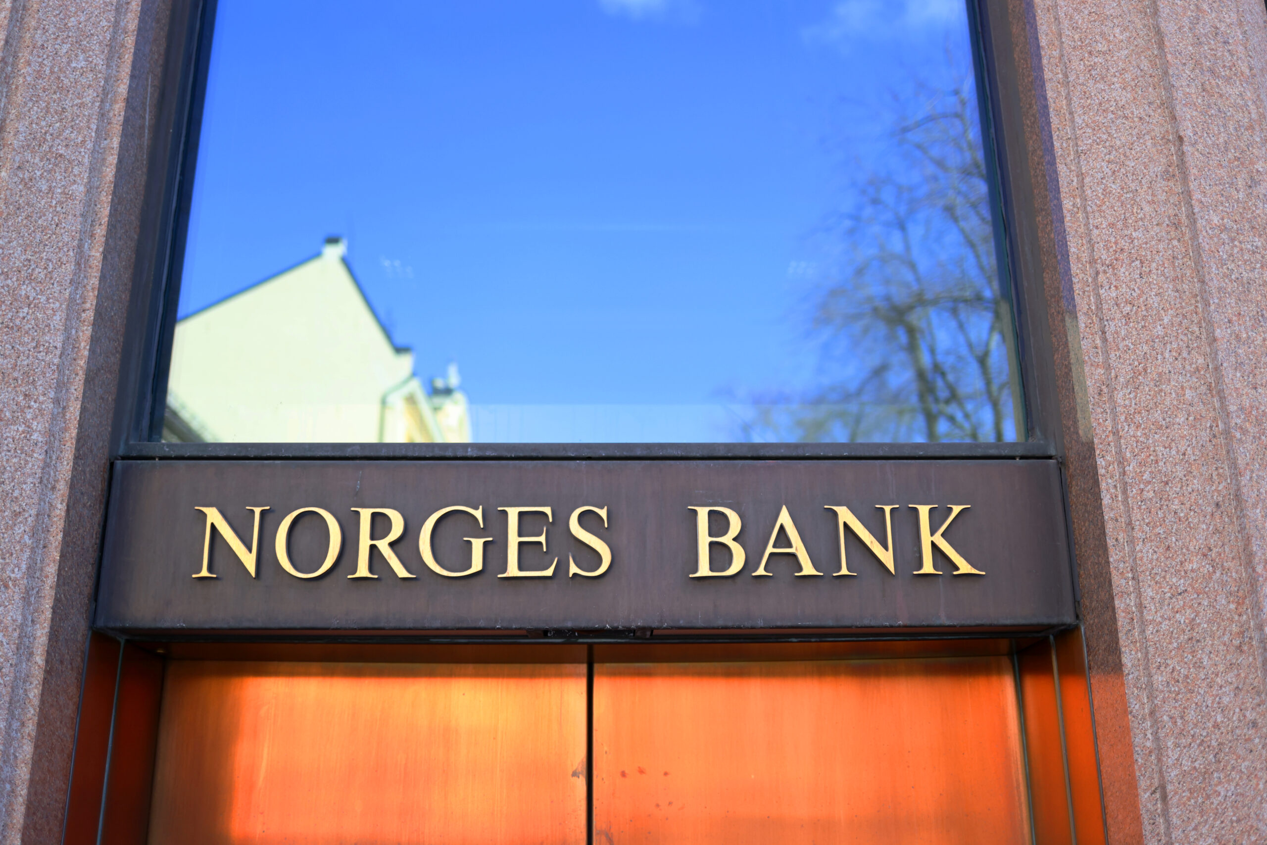 Norges Bank hever styringsrenten til 4,25 prosent.