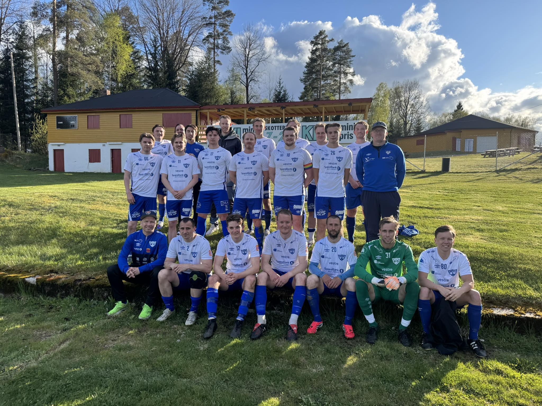 Eidskog sitt herrelag stilte med hele 20 mann i troppen i første serierunde hjemme mot Odal 2.