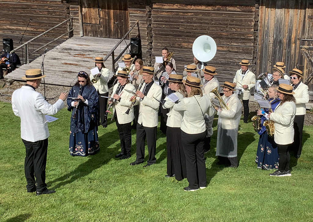 95 åringen Vestmarka Hornorkester.