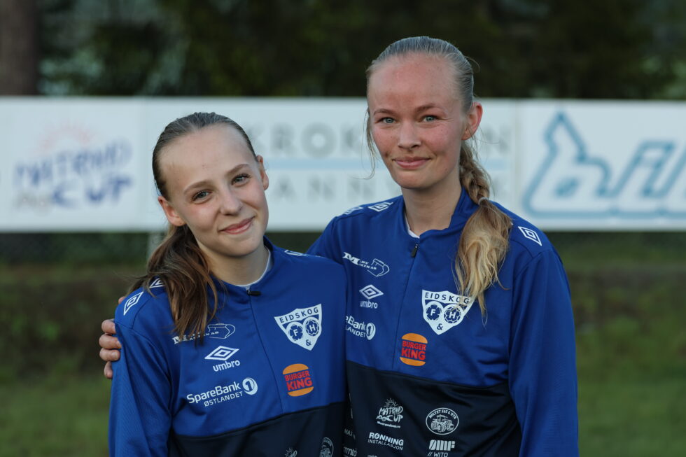 Live Lindkjølen (F.v.) og tante Anniken Nylend syntes det var stas å spille sammen i torsdagens hjemmekamp. Men resultatet var de ikke fornøyde med.