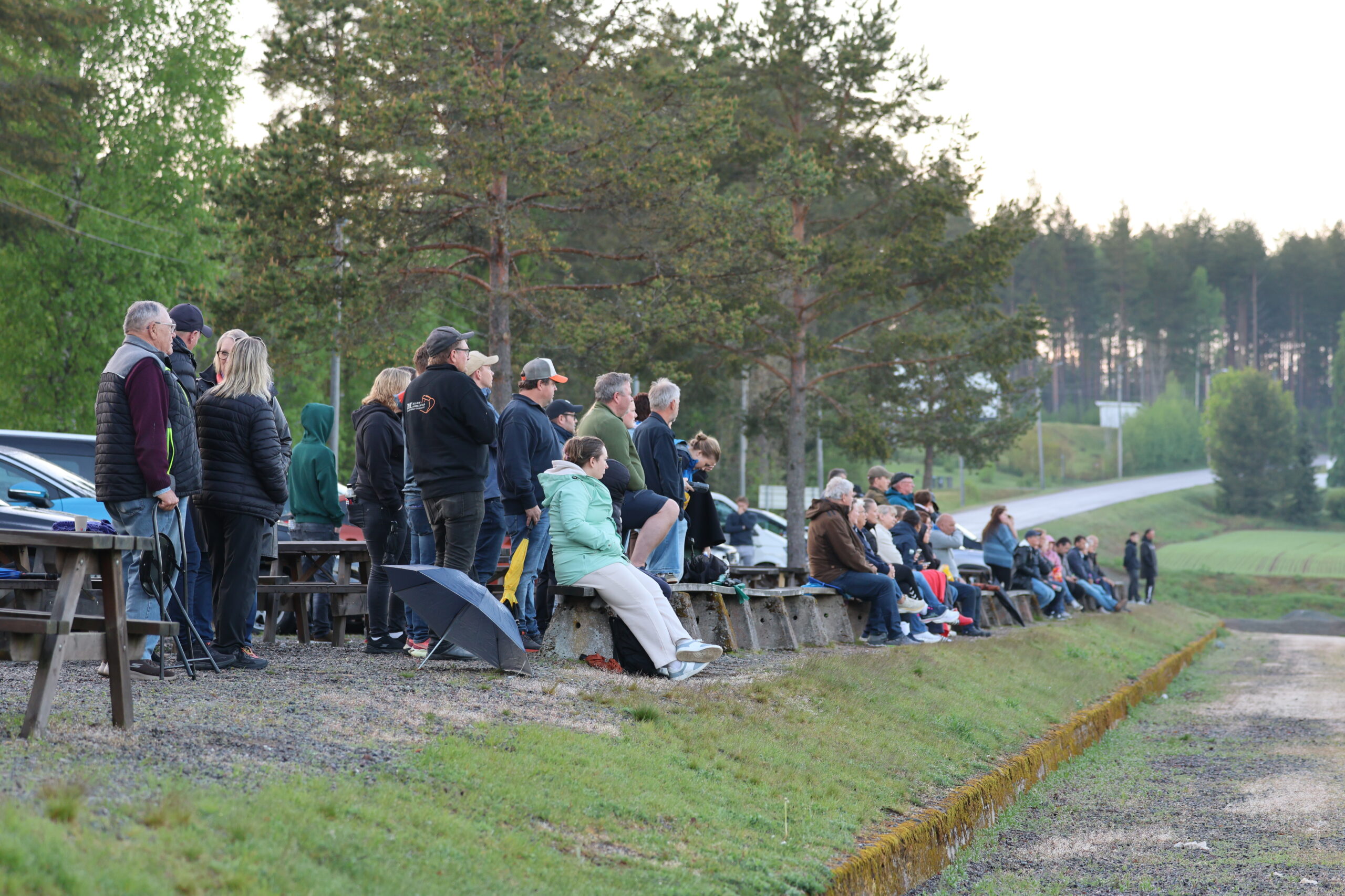 Tross litt regn møtte mange opp for å se EIdskog-Åkrene. På mandag er det ny mulighet til å se Eidskogs damelag på Matrand stadion.