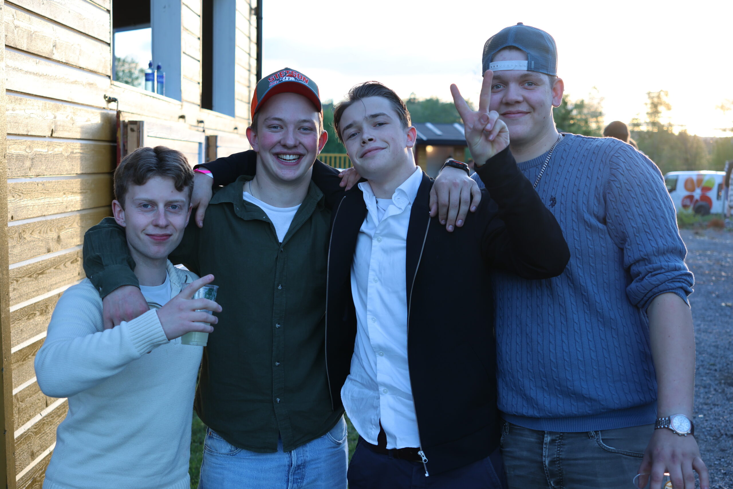Oliver Holt, Kasper Skoglund, Rasmus Sand og Adrian Nyborg syns det var stas at festsesongen i Skøttruparken var i gang.