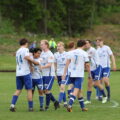 Full jubel etter at Andre Aurbakken (nr 14 på ryggen) satte inn 2-0 målet for Eidskogs G19-lag.