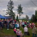 Nærmere 200 personer tok beina fatt og gikk til Hornkjøltoppen for å oppleve Branntårnfestivalen lørdag ettermiddag.